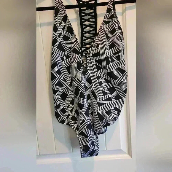 VENUS STRAPPY RACER BACK ONE PIECE BATHING SUIT - Picture 6 of 8
